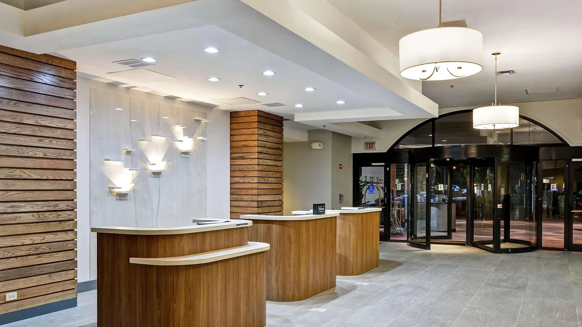 Hotel Embassy Suites By Hilton Orlando Downtown
