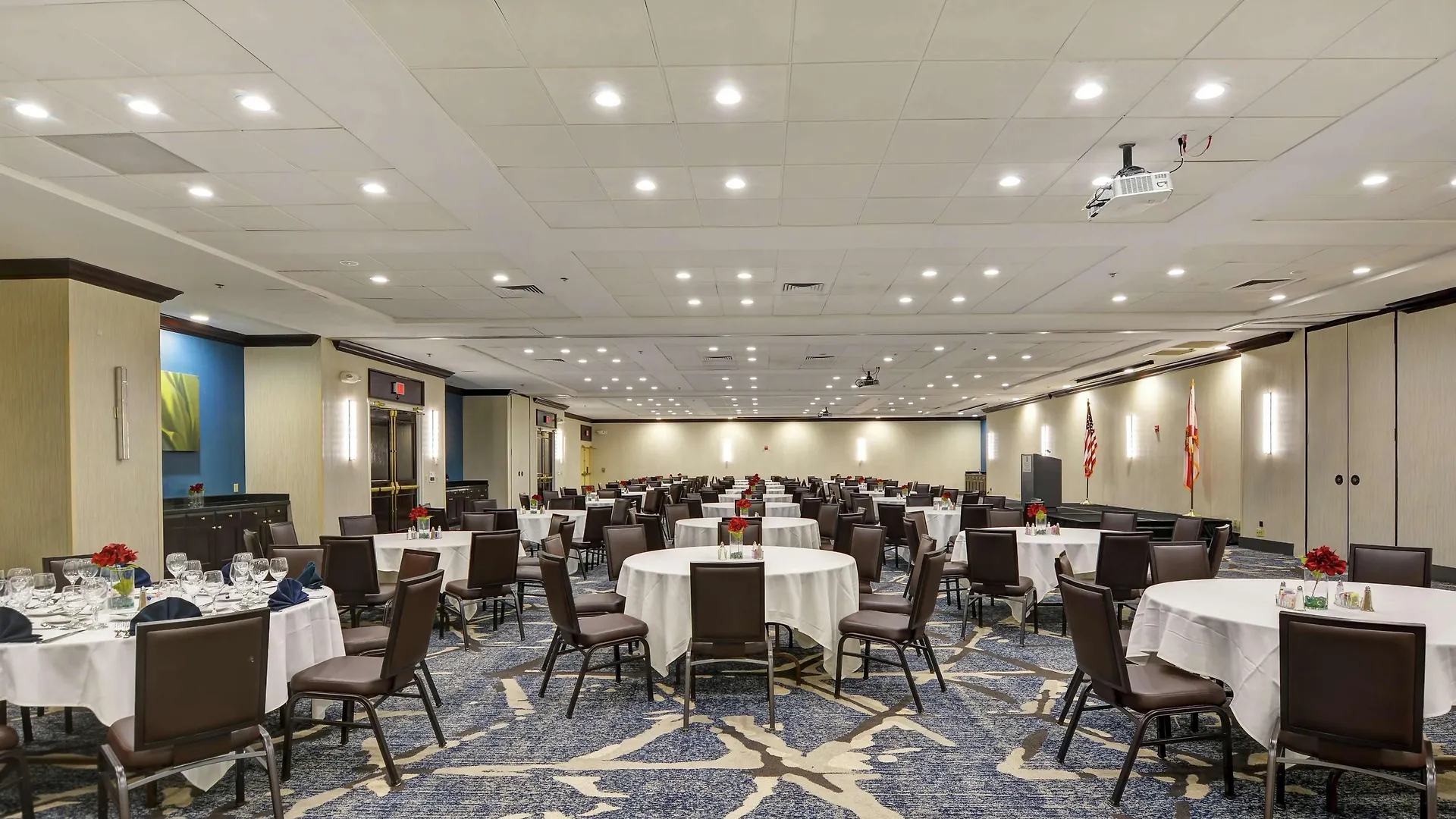 Embassy Suites By Hilton Orlando Downtown 3*,