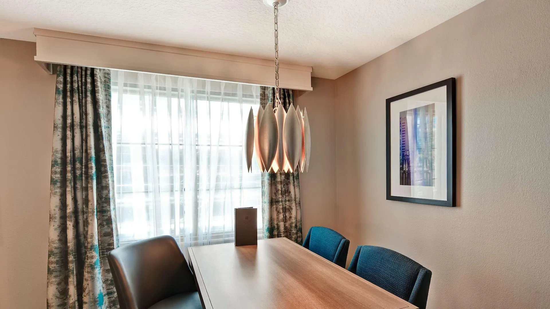 Hotel Embassy Suites By Hilton Orlando Downtown